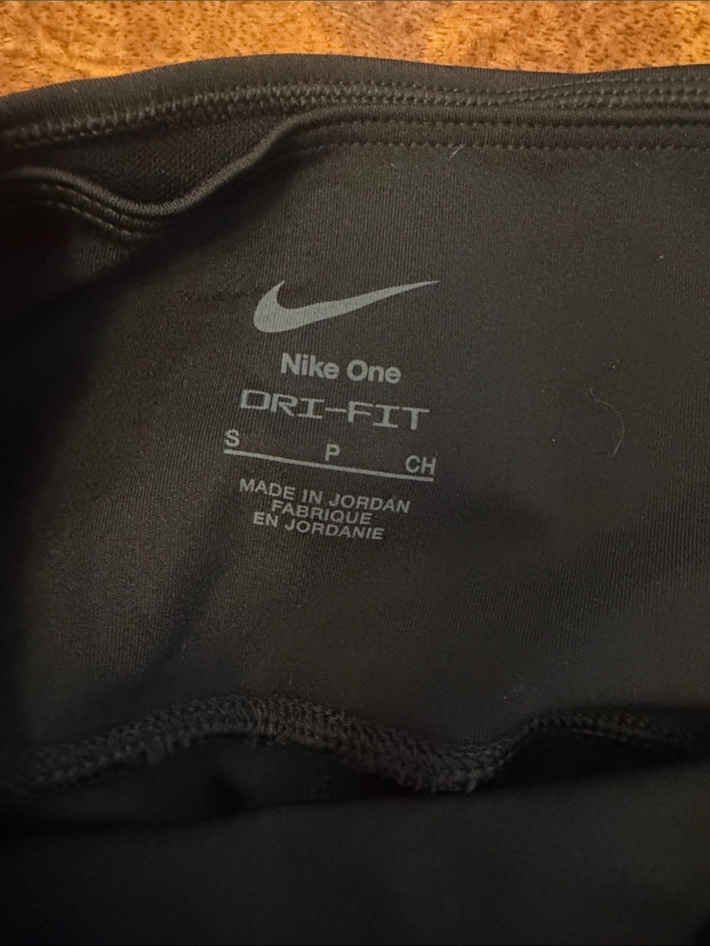 Nike One Black High-Rise Athletic Leggings with Side Pockets - Picture 4 of 7